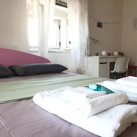 Bed & Breakfast B&B Excelsior - Grandi camere matrimoniali con bagni in condivisione *